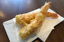 A Japanese food experience plan in Sapporo where you can enjoy tempura and 3 types of Hokkaido-only sake along with a soba making experience!