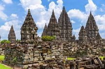 Yogyakarta: Borobudur Climb-up & Prambanan Day Trip All Inclusive