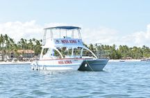 Experience for families and friends by private boat with pick-up