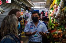 Try the Peruvian flavor + pisco sour class in the historic center of Lima