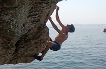Deep Water Solo and Cliff Jumping Tour in Split 