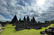 Yogyakarta: Borobudur temple (Climb Up) and Prambanan Temple 