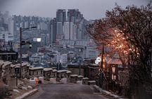 Seoul moonlight walking tour with local historian