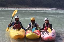 Kayak lessons in Rishikesh 