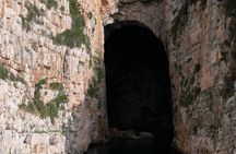 Grama Bay Beaches and Caves Private Speedboat Tour