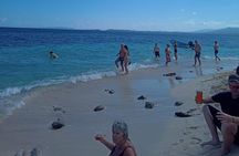 Experience Cayo Arena with Snorkeling and Lunch Buffet