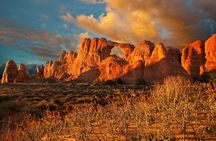 Arches National Park Hike Challenge: Tackle Devils Garden 7m Loop