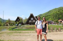 Shirakawago Day Trip: Government Licensed Guide & Vehicle from Takayama