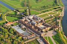 Hampton Court Guided Tour. Full day Access & High Tea 