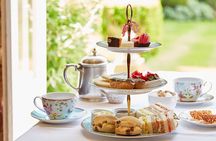 Hampton Court Guided Tour. Full day Access & High Tea 
