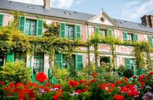 Giverny Monet's House & Versailles Palace Day Trip from Paris