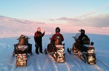 Snowmobile safari in the mountain plateau of Finnmarksvidda