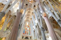Sagrada Familia Tour with Express Entry and Local Guide