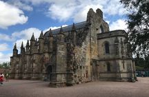 Edinburgh: Rosslyn Chapel, Berwick Private Day Tour in Luxury MPV
