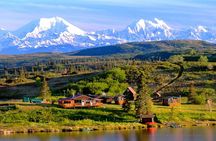 Small-Group Flight Denali National Park Tour with Guided Hike