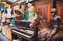 Les Puces de Saint Ouen Flea Market Private Tour in Paris
