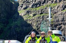 Sightseeing Around Nólsoy to see Puffins
