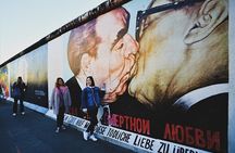 Berlin Street Art Tour with Graffiti, Murals, and Urban Culture
