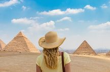 Private Tour: Giza Pyramids, Museum, Bazaar & Lunch Included 