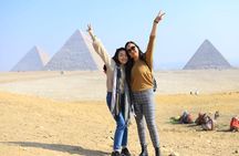 Private Tour: Giza Pyramids, Museum, Bazaar & Lunch Included 