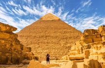 Private Day Tour of Giza Pyramids, Egyptian Museum, and Bazaar"