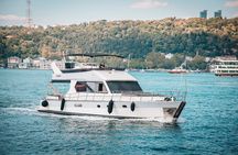 Skip line Old Town tour with Bosphorus Yacht Ride 