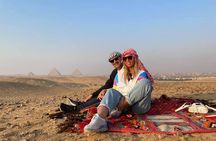 Day Tour To Giza Pyramids & Egyptian Museum & Khan El Khalili Bazaar