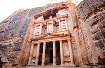 Desert Glamping: Petra & Wadi Rum 2 Day Tour from Tel Aviv