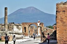 Pompeii: Exclusive Private Walking Tour with an Archaeologist