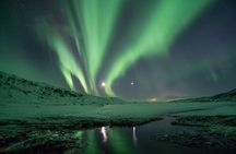 Private Northern Lights Tour with Icelandic Treats and Liquor