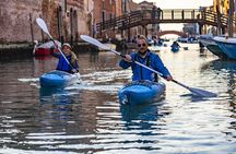 Sunset Kayak Tour in Venice: Discovering the City’s Canals