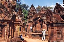 Private Tour of Angkor Wat and Floating Village