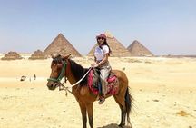 Day Tour To Giza Pyramids & Egyptian Museum & Khan El Khalili Bazaar