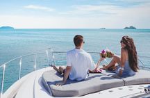 Shared Yacht Tour in Dubai Marina