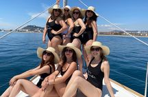 2-Hour Sailing Tour in Barcelona with Open Bar & Snacks