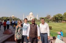 Taj Mahal Day Trip by Car From Delhi
