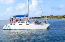 Private Family Catamaran From Isla Mujeres