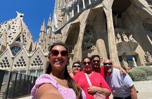 Barcelona Premium: Gothic, Montjuic, Sagrada Familia & Park Güell