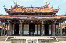 Private Custom Tour with a Local Guide in Taipei