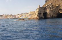 Boat tour with lunch on board to discover Procida