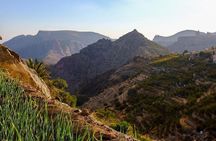 Private Day Tour of Oman's Natural Wonders in Nizwa, Jabel Akhdar
