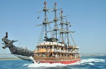 Side: Dolphin Island Boat Tour with Foam Party and Lunch