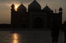 Myth Busting Tour of History in Taj Mahal