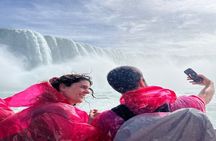 Niagara Falls Small Group Walking w/Boat & Behind The Falls Tour
