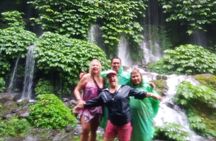 Lombok Guided Tour in Benang Stokel and Kelambu Waterfall Tour 