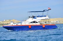 Private Boat Trip Up to 8 Pax with Lunch & Transfer from Hurghada
