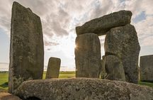 Stonehenge and Bath Guided Day Tour from London 