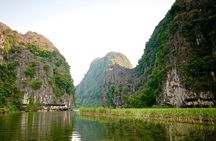 Full Day Tam Coc Private Tour: Biking and Trekking in Mua Cave
