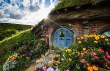 Auckland Departure: Hobbiton, Blue Spring, Whitomo Cave Magical Private Day Tour