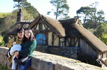 Auckland Departure: Hobbiton, Blue Spring, Whitomo Cave Magical Private Day Tour